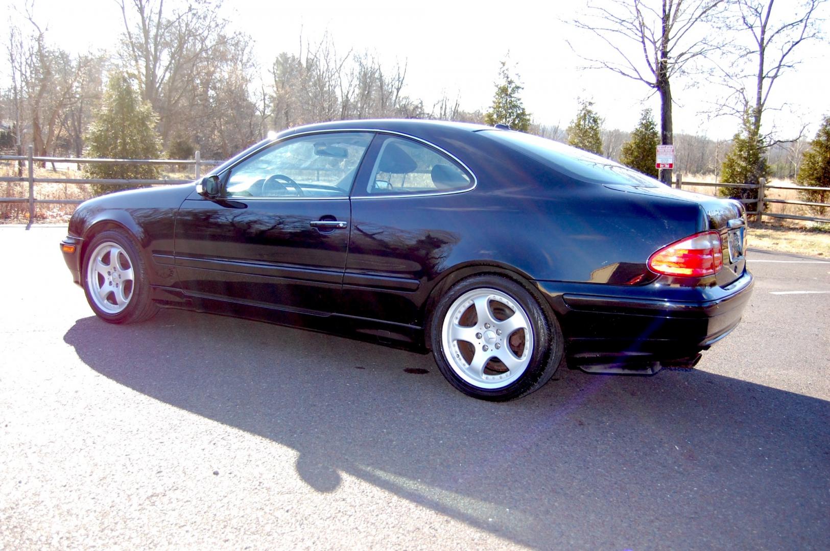 2000 Black /Black Mercedes-Benz CLK-Class (WDBLJ65G3YF) with an 3.2 Liter engine, Automatic transmission, located at 6528 Lower York Road, New Hope, PA, 18938, (215) 862-9555, 40.358707, -74.977882 - Here is a good looking, good running 2000 Mercedes Benz CLK 320 Coupe. 3.2 Liter V6 engine, auto trans, keyless entry, power moonroof, windows, mirrors, central locking system, rear sun shade, dual power seats in leather, AM/FM/6 disc CD in trunk, alloy wheels, 4 good tires . Only 90k original mi - Photo#2